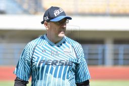 Proses latihan pemain Persib belum sentuh taktik