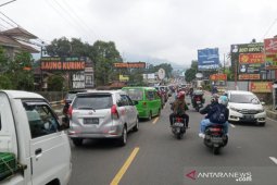 Libur Isra Mikraj, jalur Puncak diberlakukan sistem satu arah secara situasional (video)
