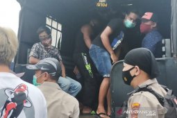 25 penjudi sabung ayam diringkus polisi Tasikmalaya