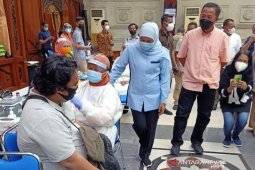 Pemprov Jatim fasilitasi vaksinasi COVID-19 secara kolektif