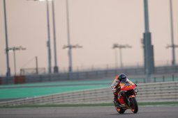 Debu disertai angin kencang menutup tes pramusim MotoGP di Qatar