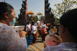 Melasti di Surabaya