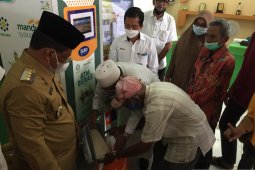 Bulog Aceh salurkan zakat beras multivitamin sebanyak dua ton