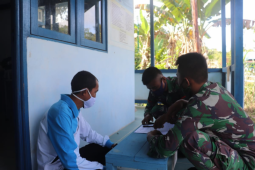 Anggota TMMD selalu siap bantu apa yang dibutuhkan warga