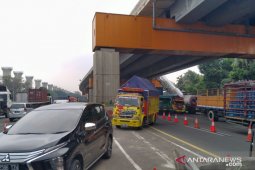 Jasa Marga lanjutkan skema lawan arah di Tol Jakarta-Cikampek