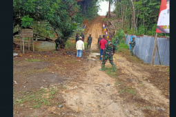Satgas TMMD Kodim 1206/PSB perbaikan jalan bersama warga