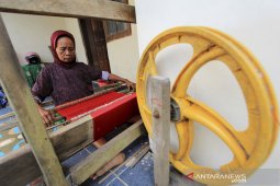 Tenun Indramayu terancam punah