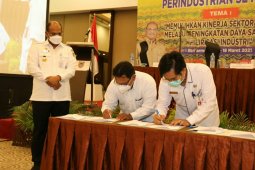 Gubernur Safrizal tekankan prioritas sektor perindustrian