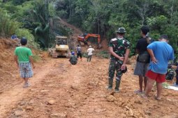 Pelaksanaan program TMMD ke 110  disambut gembira warga Desa Beringin