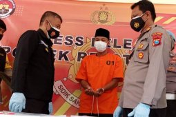Pemuda menyamar polisi gadungan di Tulungagung beralasan butuh uang beli susu anak