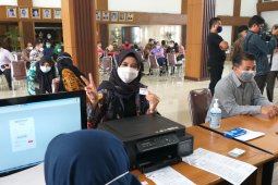 500 orang jalani vaksinasi COVID-19 di kompleks Kantor DPRD Jabar