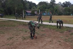 Satgas TMMD Ke 110 Kodim 1206/PSB lakukan pembersihan Posko