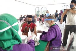 Ulama dan kiai di Kota Tasikmalaya laksanakan vaksinasi COVID-19
