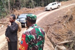 Sekda Kapuas Hulu beri apresiasi Kepada Satgas TMMD Kodim 1206/PSB