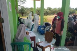 Ratusan santri di Mukomuko ikuti tes usap