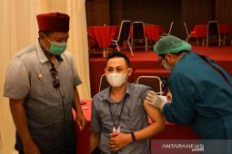 Wagub Jawa Barat ajak masyarakat sosialisasi vaksinasi COVID-19 di medsos