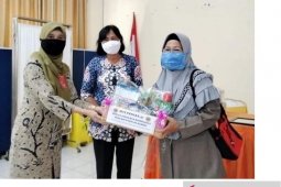 Ketua DPK PPNI RSUD Depati Bahrin berikan sertifikat perawat "Purna Bakti"