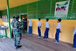 Satgas TMMD Kodim 1206/PSB bantu warga  di Pengkadan perangi COVID-19