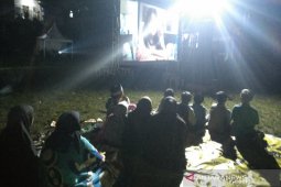 DPR harap acara nonton bareng film di perkampungan bisa dongkrak ekonomi