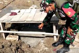 Warga Bekasi dihebohkan munculnya semburan gas keluarkan api (video)