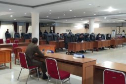 Bupati Sintang minta maaf ke legislatif