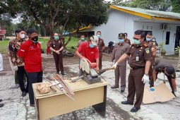 Kejaksaan Negeri Langkat musnahkan sabu-sabu dan ganja dan barang rampasan
