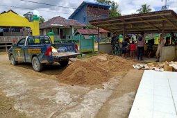 Warga dan Satgas TMMD kumpulkan material pembangunan tempat wudhu