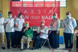 Wakil Wali Kota bersama Sekda Padangsidimpuan pantau vaksinasi COVID-19