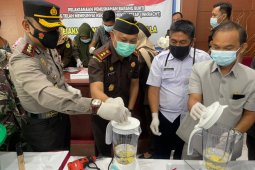 Kejati Batola musnahkan puluhan gram sabu, ribuan obat dan miras