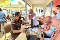 Kajari Kapuas Hulu beserta jajaran jalani vaksinasi