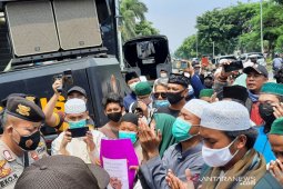 Polisi mencegah simpatisan Habib Rizieq Shihab gelar aksi di pengadilan