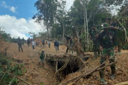 Panas Terik, Satgas TMMD 110 Putussibau tetap semangat tunaikan tugas