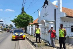 Polres Majalengka perketat pengamanan gereja pasca-teror bom