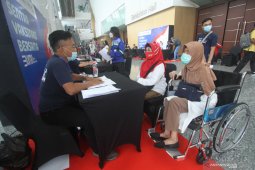 Sentra Vaksinasi Bersama BUMN di Surabaya ditargetkan layani 5.000 lansia sehari