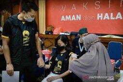 Persebaya tuntaskan suntikan vaksin dosis pertama untuk manajemen dan pemain
