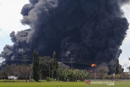 Kebakaran tangki Pertamina belum padam