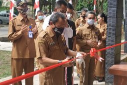 Bupati Kapuas Hulu berharap Pujasera dorong ekonomi pelaku usaha