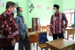 Bupati Muhdlor ingatkan penerapan protokol kesehatan saat sekolah tatap muka