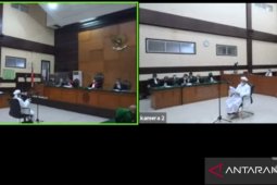 Hakim tolak eksepsi  Rizieq kasus kerumunan Petamburan
