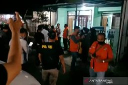 Densus 88 amankan seorang wanita di Banjaran Bandung