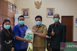 Perusda Kalbar mengajak ASN konsumsi beras petani lokal