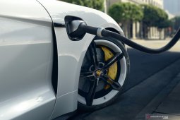 Porsche Indonesia umumkan pembaruan perangkat lunak Taycan terbaru