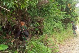 Satgas TMMD KODIM 1206/PSB gelar Baksos bersihkan pinggir jalan