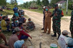 Satgas TMMD 110 Kodim 1206/PSB laksanakan Komsos cegah penyebaran COVID-19