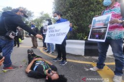Wartawan Kalsel aksi solidaritas tolak kekerasan jurnalis