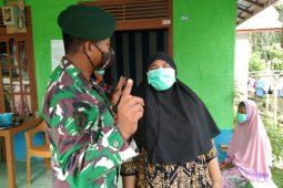 Kegiatan selesai, Komandan SSK Letda inf Eko Sutansto pamit kepada warga
