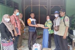 Warga terdampak bencana terima bantuan dari Pemkab Tapteng