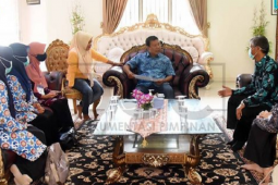 Bupati Tanjabtim terima petugas Pendataan Keluarga (PK 2021)