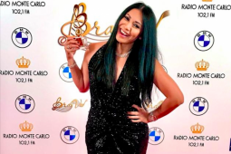 Anggun terima penghargaan musik Rusia