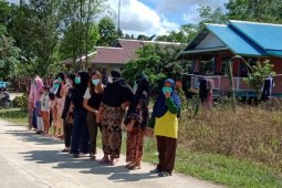Kepergian Satgas TMMD Ke 110 Kodim 1206/PSB membuat warga desa sedih